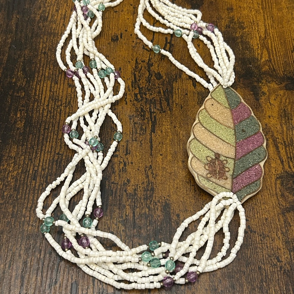 Multicolor Beaded Necklace with Leaf Pendant E999